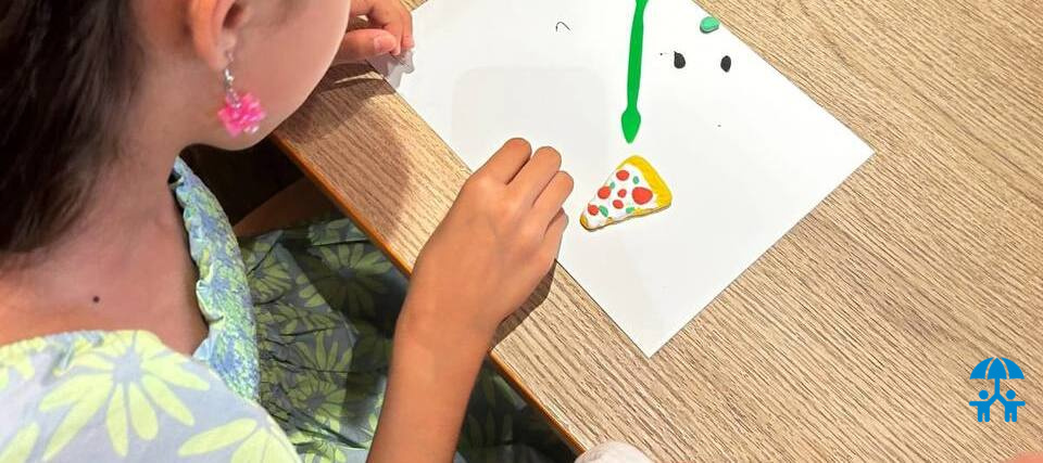 Юные пиццайоло в «Dodo Pizza» лепили из воздушного пластилина: «CLAYFAN» подарил детям праздник творчества