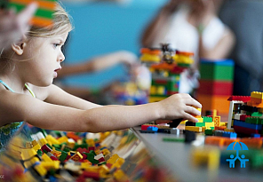 Компания LEGO Group представила новую кампанию «Девочкам дорогу!»
